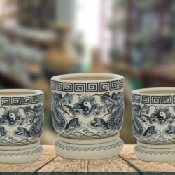 Tại sao bàn thờ có 3 bát hương? Cách bày trí bàn thờ có 3 bát hương