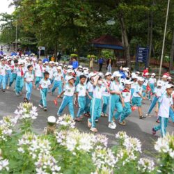 Xúc động hình ảnh “Hành trình tử tế” trên đỉnh núi Bà Đen
